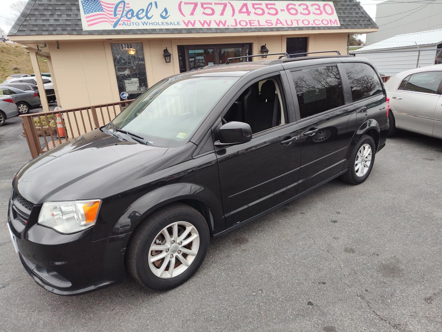 2016 Black Dodge Grand Caravan (2C4RDGCG0GR) , Automatic transmission, located at 5700 Curlew Drive, Norfolk, VA, 23502, (757) 455-6330, 36.841885, -76.209412 - Photo#0